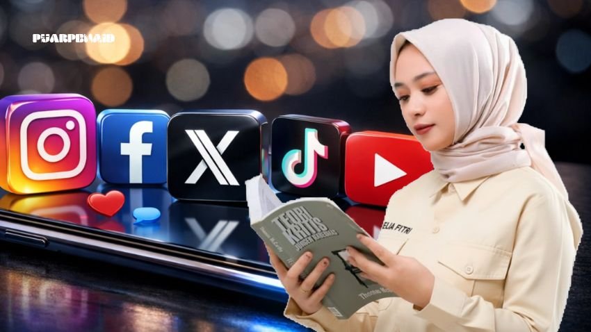 khamelia fitri media sosial