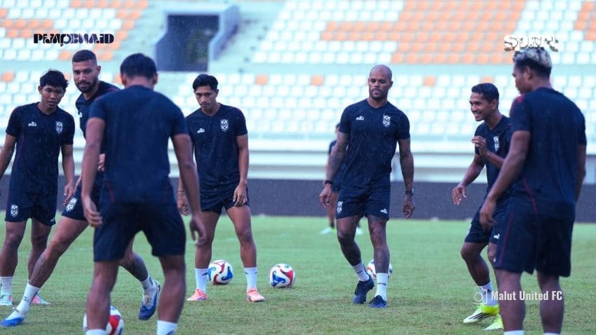 Borneo FC Malut United FC
